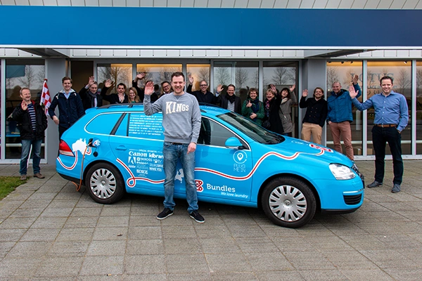 Wiebe Wakker spreker over moed en lef Wiebe Wakker bij de start van zijn Plug Me In-reis in Houten.
